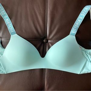 VS t-shirt bra. Worn once!!